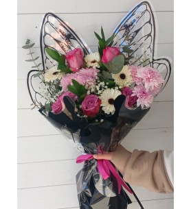 Kelebek Bukette Pembe Güller