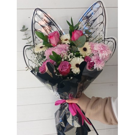 Kelebek Bukette Pembe Güller